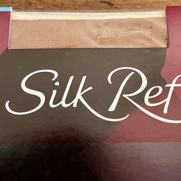 Hanes Silk Reflections Pantyhose Silky Sheer Size: AB, Color:  Brown C-8 - Picture 5 of 11